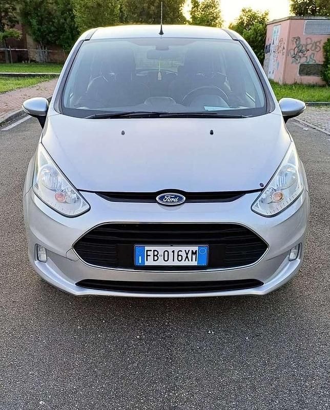 Usata Ford B-MAX Titanium 75 CV (55 kW) 2015 Argento Monovolume