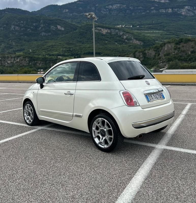 Usata Fiat 500 Lounge 75 CV (55 kW) 2009 Bianco Berlina