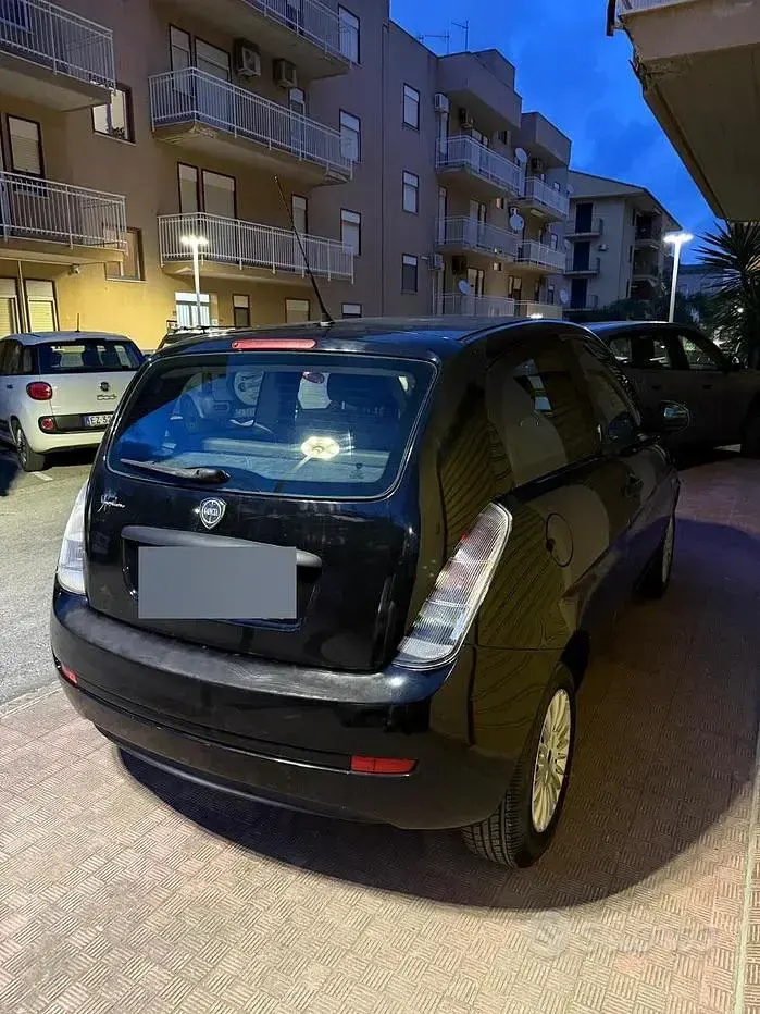 Usata Lancia Ypsilon 60 CV (44 kW) 2009 Nero Utilitaria