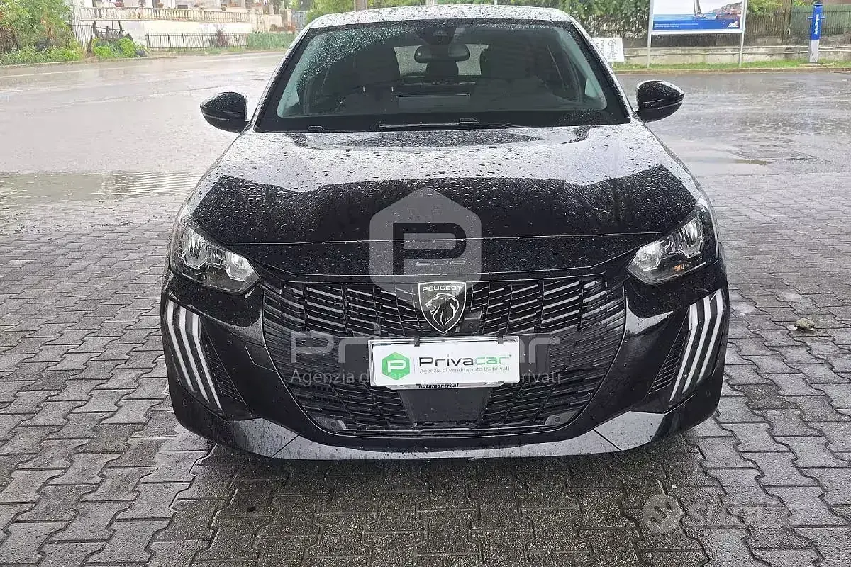 Usata Peugeot 208 Allure 101 CV (74 kW) 2024 Nero Utilitaria