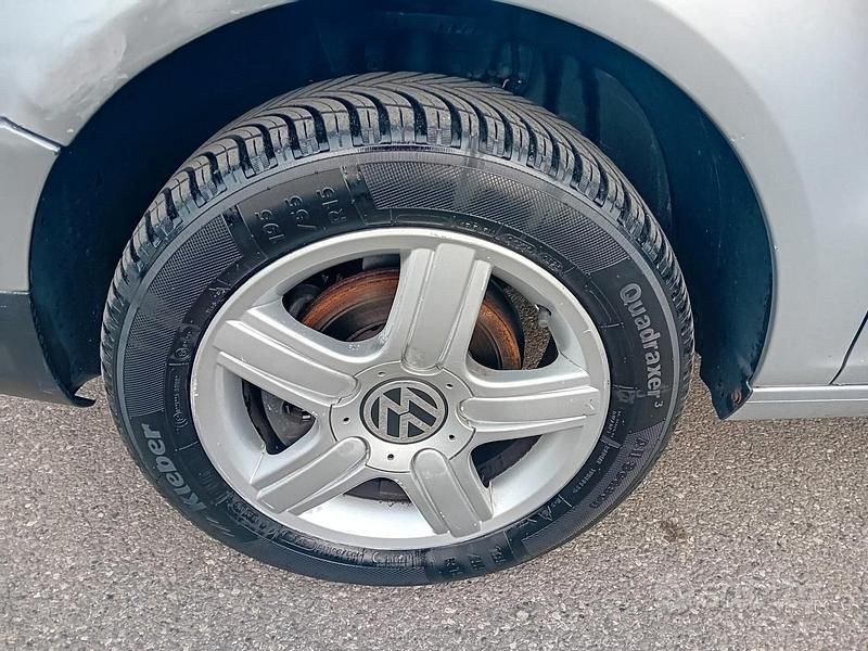 Usata VW Fox 75 CV (55 kW) 2006 Grigio Utilitaria