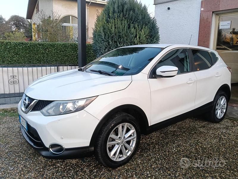 Usata Nissan Qashqai Acenta 110 CV (80 kW) 2017 Bianco SUV