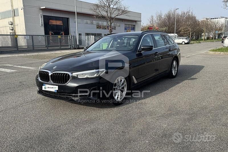 Usata BMW 520 Luxury Line 190 CV (139 kW) 2022 Nero Station wagon