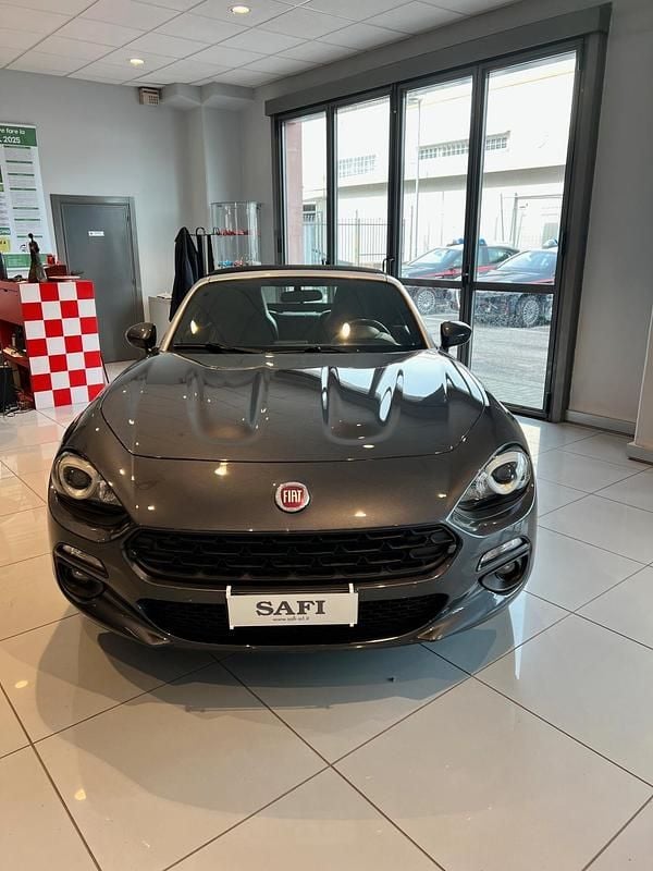 Usata Fiat 124 Spider 140 CV (102 kW) 2018 Grigio Cabrio