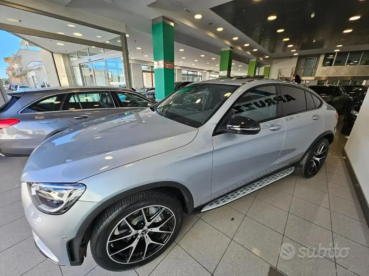 Usata Mercedes GLC300de Premium 194 CV (142 kW) 2022 Argento Coupé