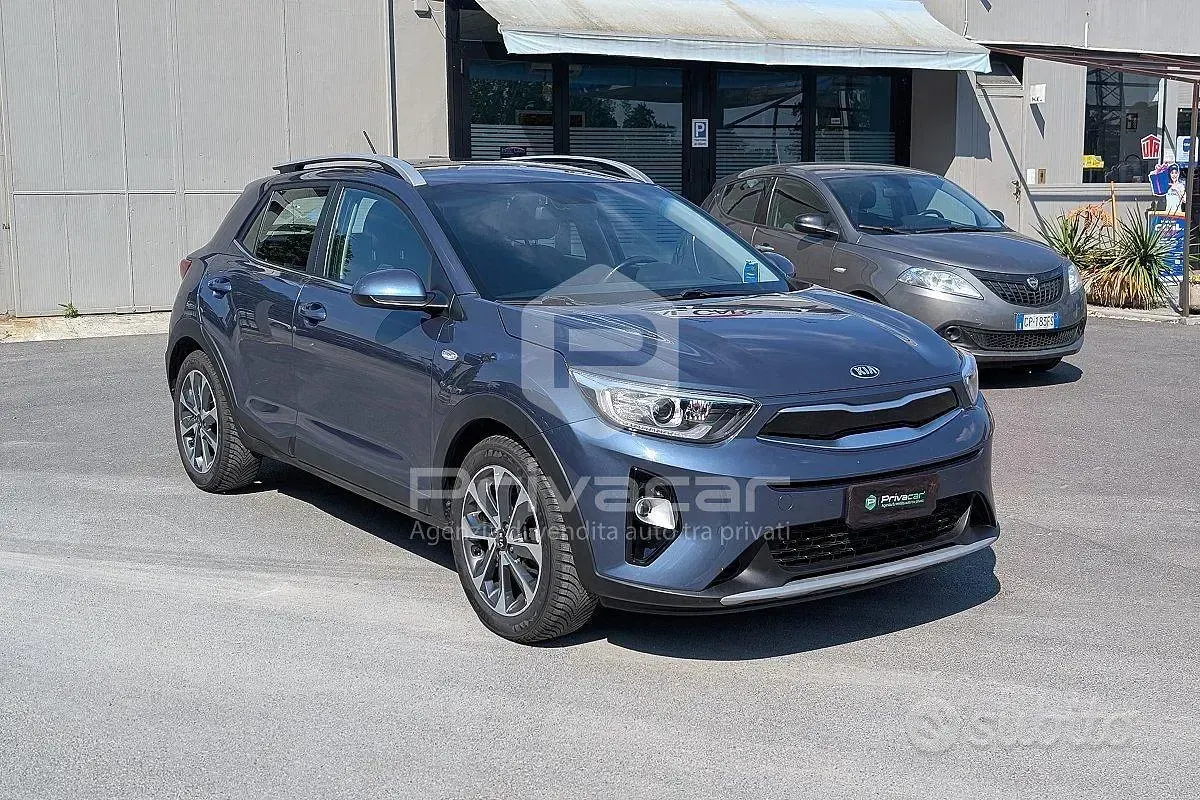 Usata Kia Stonic Style 100 CV (73 kW) 2020 Bluazzurro SUV