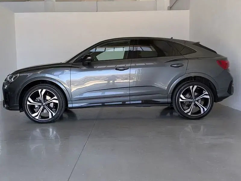 Usata Audi Q3 Sportback S-Line 150 CV (110 kW) 2024 Grigio daytona perla SUV