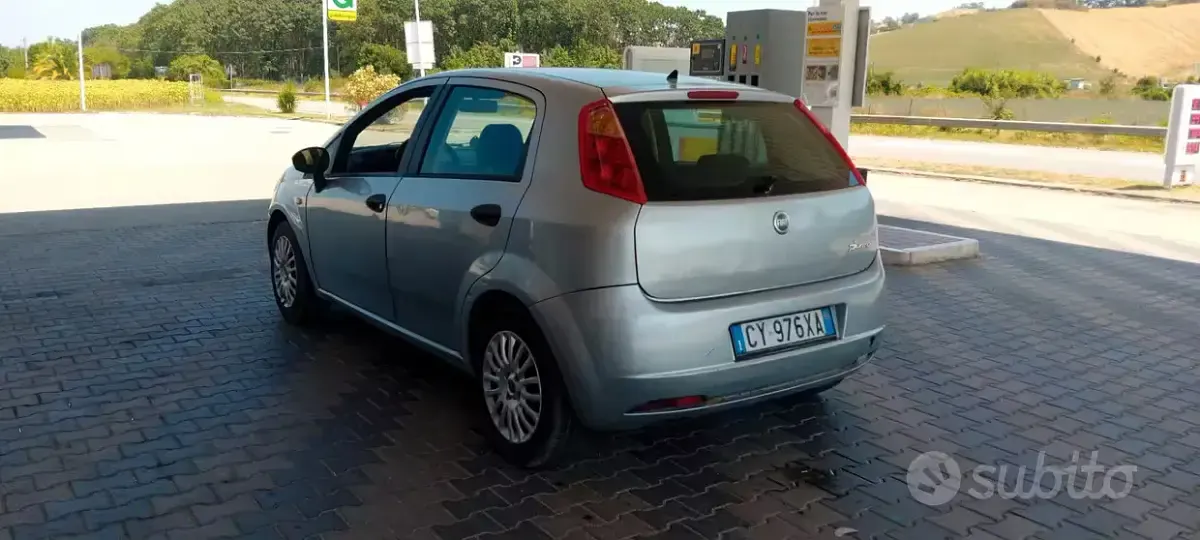 Usata Fiat Grande Punto 75 CV (55 kW) 2006 Grigio Utilitaria
