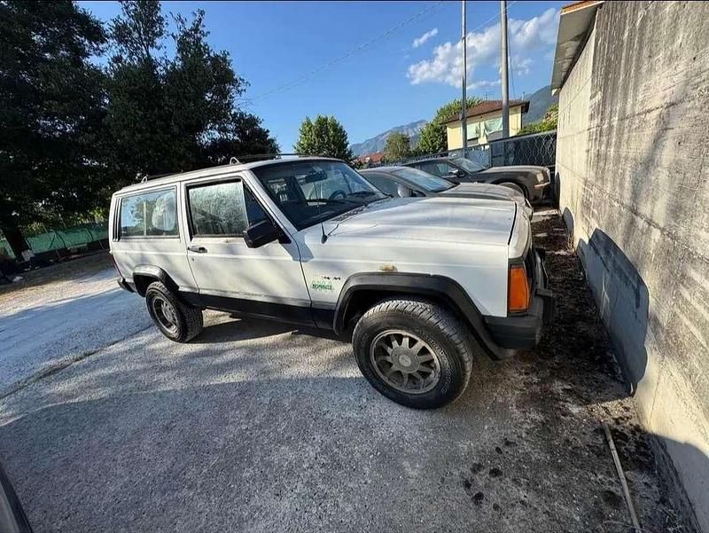Usata Jeep Cherokee 80 CV (58 kW) 1988 SUV