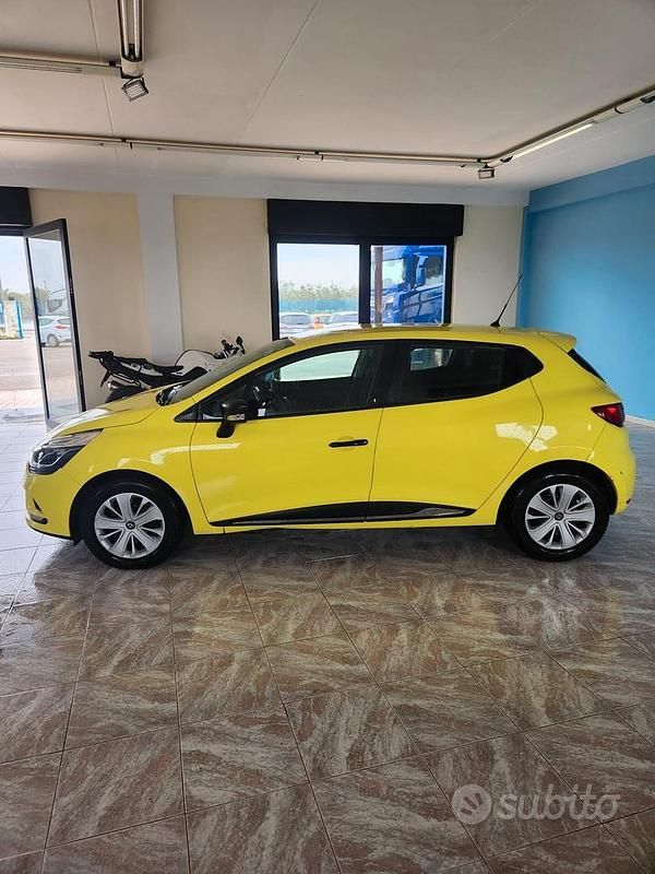 Usata Renault Clio IV Business 75 CV (55 kW) 2019 Giallo Berlina