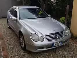 Usata Mercedes 220 143 CV (105 kW) 2003 Grigio Berlina