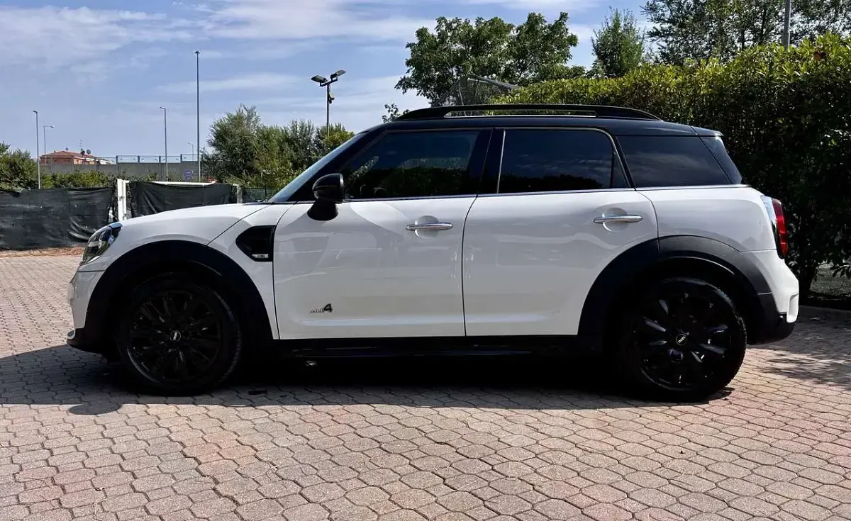 Usata Mini Cooper D Countryman Business 150 CV (110 kW) 2018 Bianco SUV
