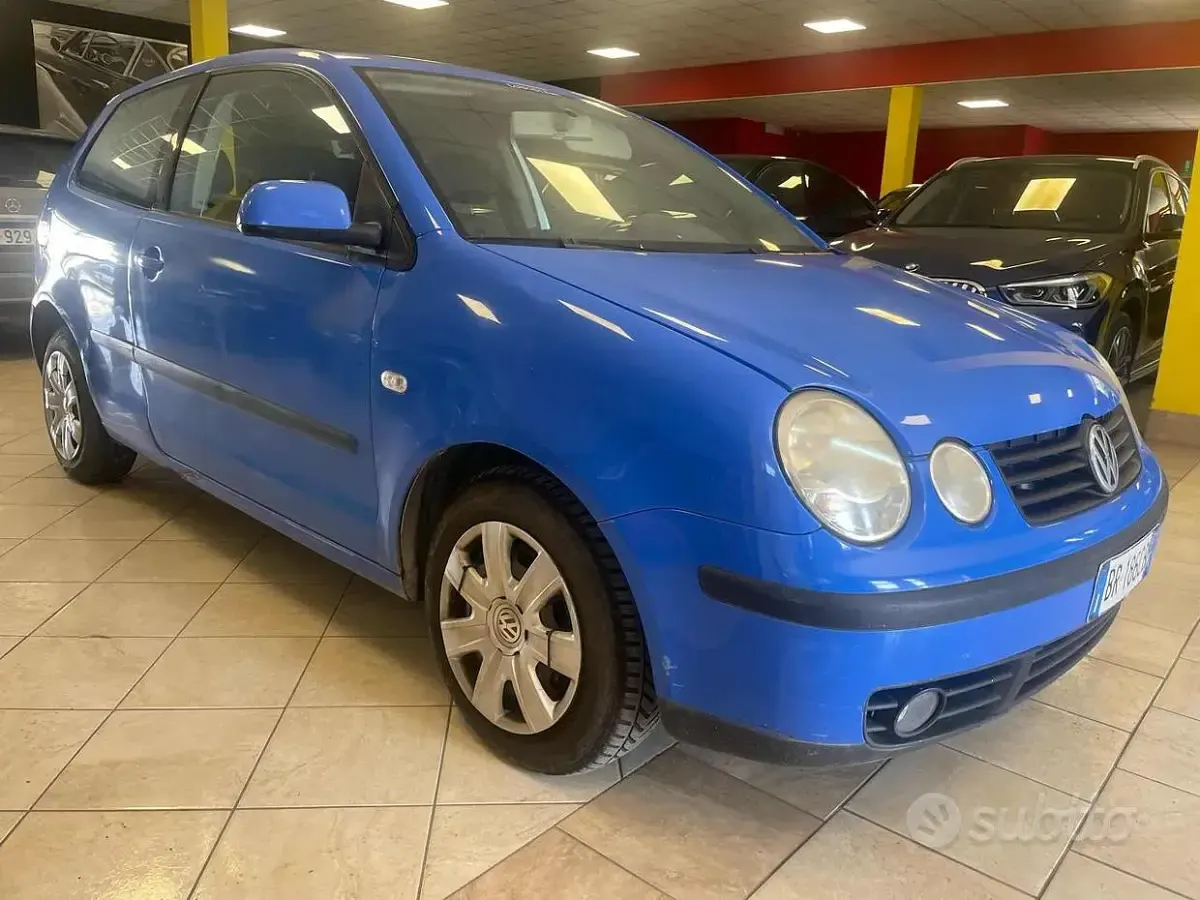 Usata VW Polo Trendline 75 CV (55 kW) 2002 Bluazzurro Utilitaria