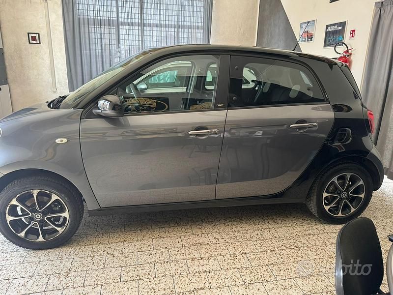 Usata Smart ForFour 71 CV (52 kW) 2016 Grigio Utilitaria
