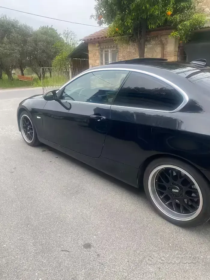 Usata BMW 330 204 CV (150 kW) 2007 Nero Berlina