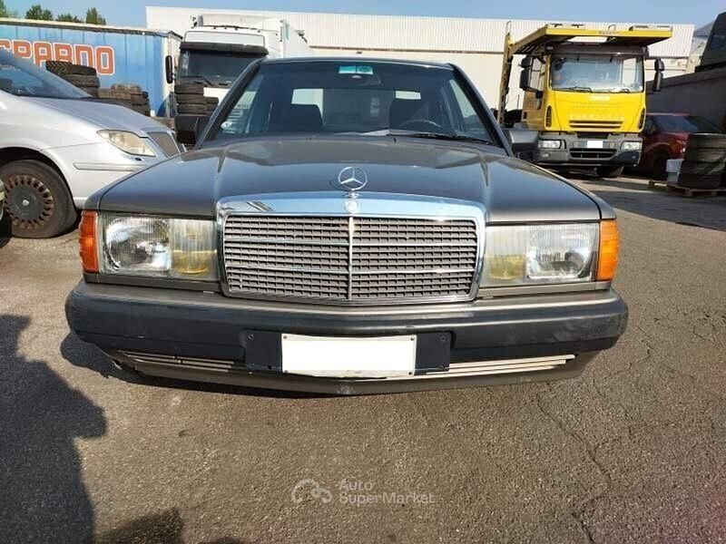 Usata Mercedes 190 122 CV (89 kW) 1990 Gray Berlina