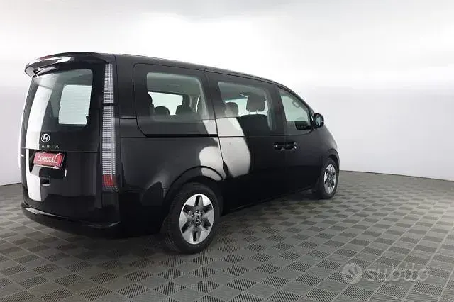 Gebraucht Hyundai Staria 177 PS (130 kW) 2024 Blau Van / Kleinbus