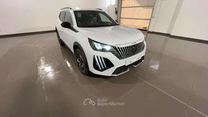Usata Peugeot 2008 Allure 102 CV (75 kW) 2024 Bianco SUV