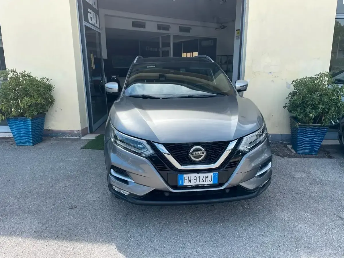 Usata Nissan Qashqai Tekna 110 CV (80 kW) 2019 Grigio SUV