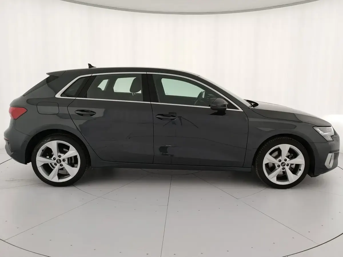 Usata Audi A3 Advanced 150 CV (110 kW) 2021 Grigio manhattan metallizzato Berlina