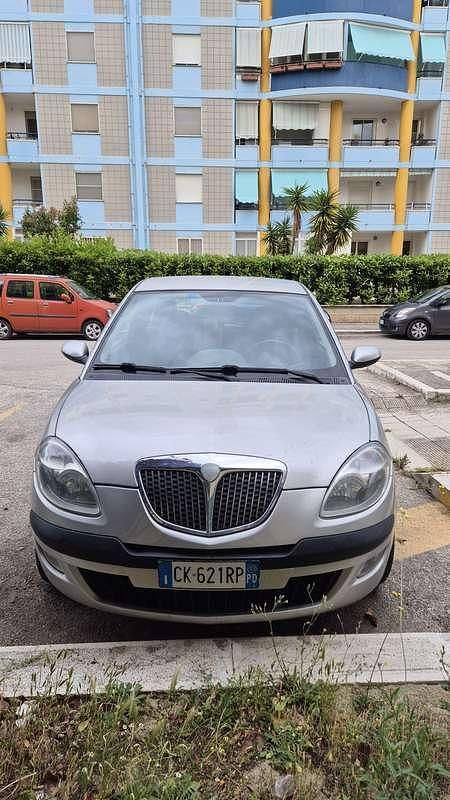 Usata Lancia Ypsilon 60 CV (44 kW) 2003 Utilitaria