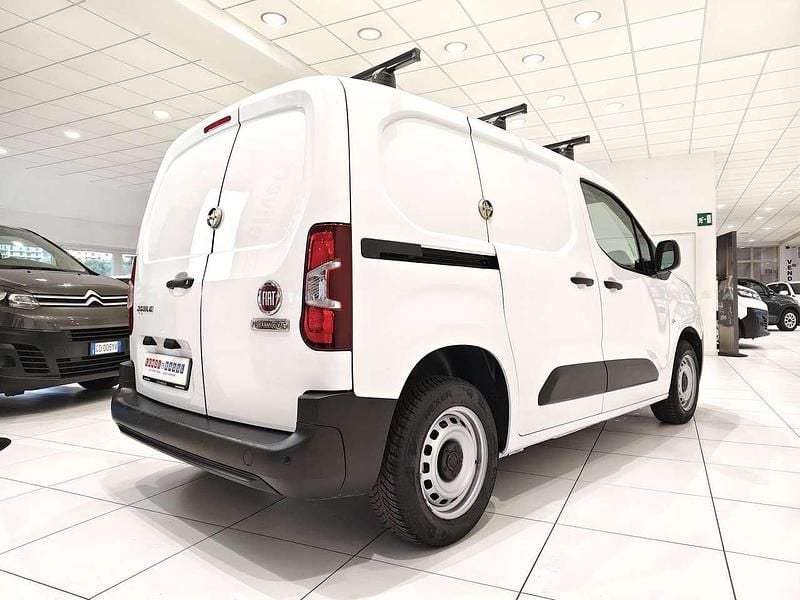 Usata Fiat Doblò 102 CV (75 kW) 2023 Bianco Monovolume