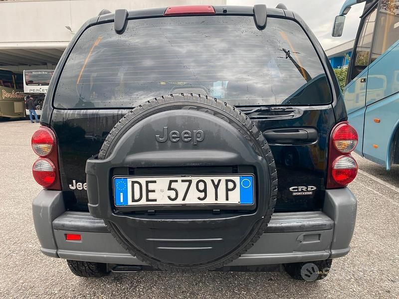 Usata Jeep Cherokee 2005 Nero SUV