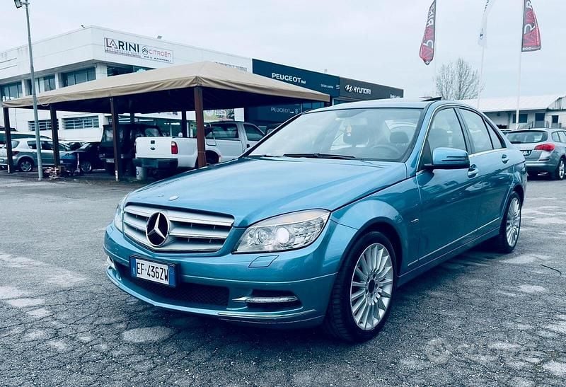 Usata Mercedes C220 Avantgarde 170 CV (125 kW) 2010 Blu Berlina