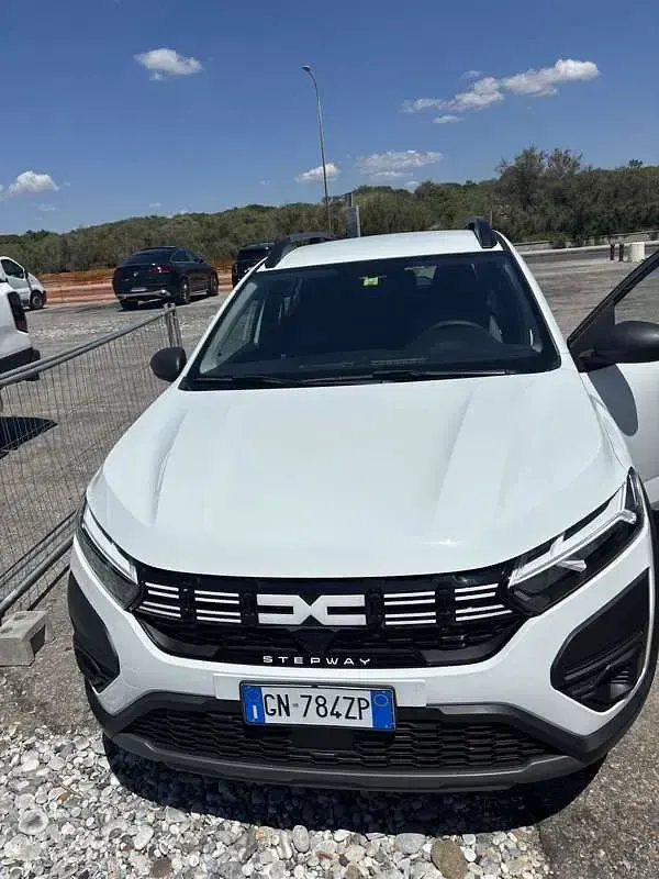 Usata Dacia Sandero Essentiel 91 CV (66 kW) 2022 Berlina