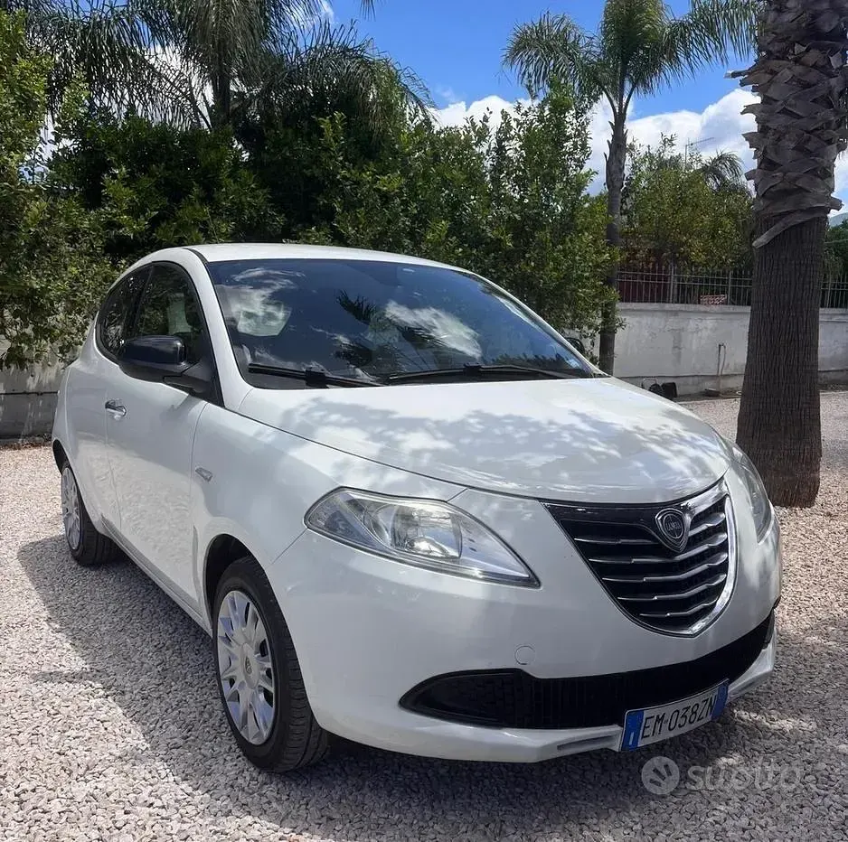 Usata Lancia Ypsilon S 69 CV (50 kW) 2012 Bianco Utilitaria