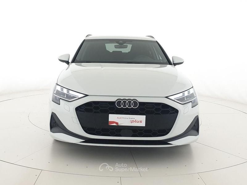 Usata Audi A3 Business 150 CV (110 kW) 2024 Bianco ghiaccio metallizzato Berlina