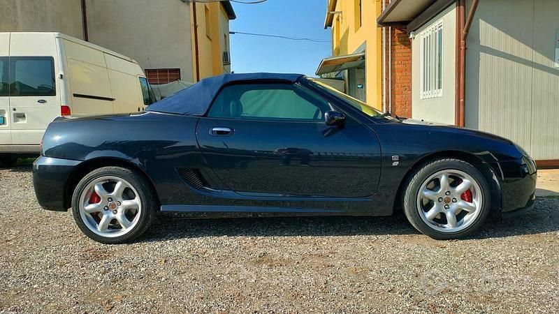 Usata MG TF 116 CV (85 kW) 2004 Nero / metallizzato Cabrio
