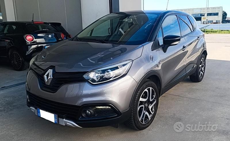 Usata Renault Captur Intens 90 CV (66 kW) 2017 Grigio SUV