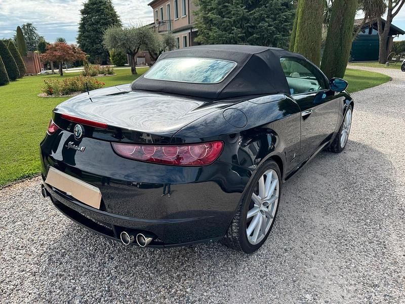 Usata Alfa Romeo Spider 200 CV (147 kW) 2010 Nero Cabrio