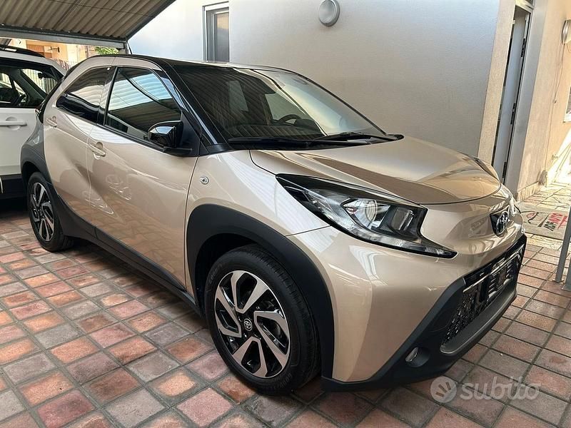 Usata Toyota Aygo X Trend 72 CV (52 kW) 2023 Giallo SUV
