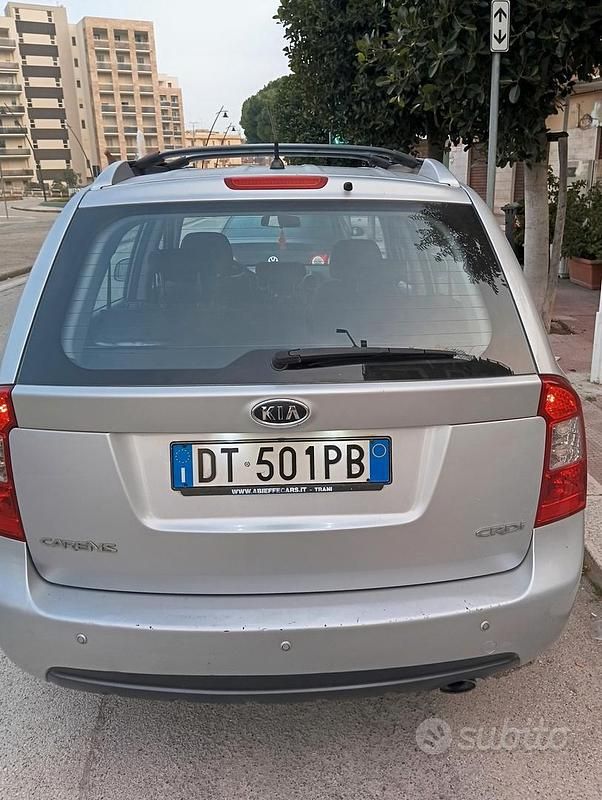 Usata Kia Carens 140 CV (102 kW) 2008 Grigio Monovolume