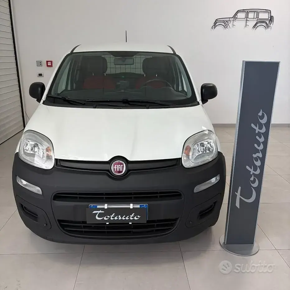Usata Fiat Panda 4x4 Pop 84 CV (61 kW) 2020 Bianco Utilitaria