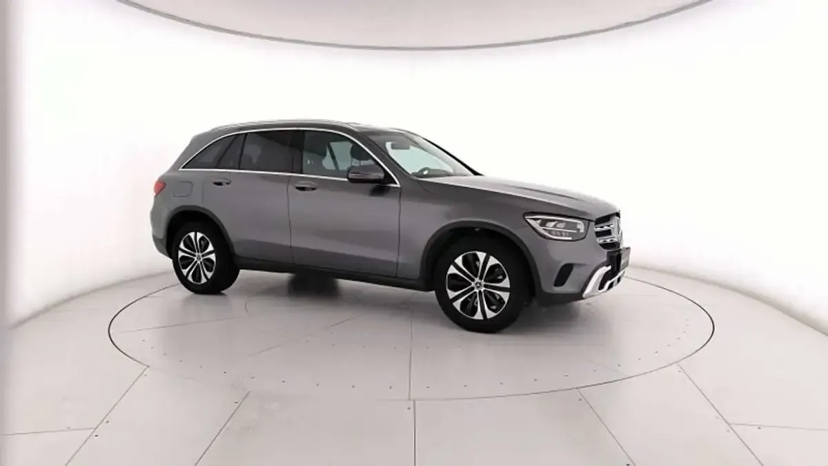 Usata Mercedes GLC200 Business 163 CV (119 kW) 2022 Grigio SUV
