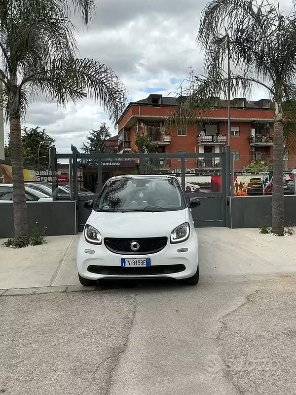 Usata Smart ForFour 71 CV (52 kW) 2017 Bianco Utilitaria
