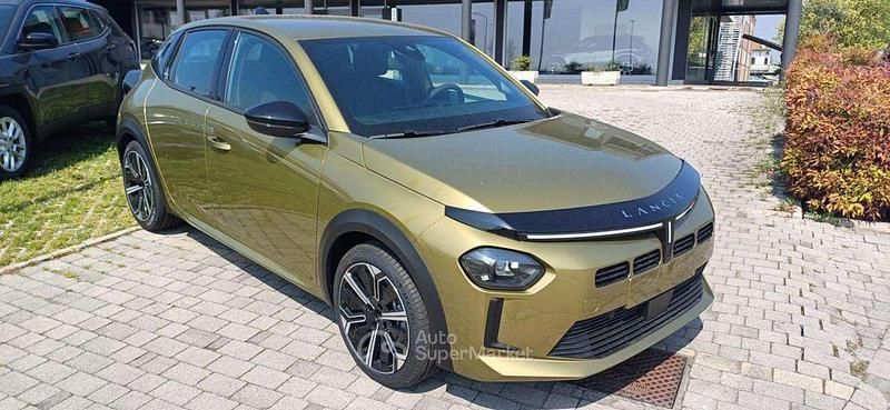 Nuova Lancia Ypsilon 101 CV (74 kW) 2026 Oro Utilitaria