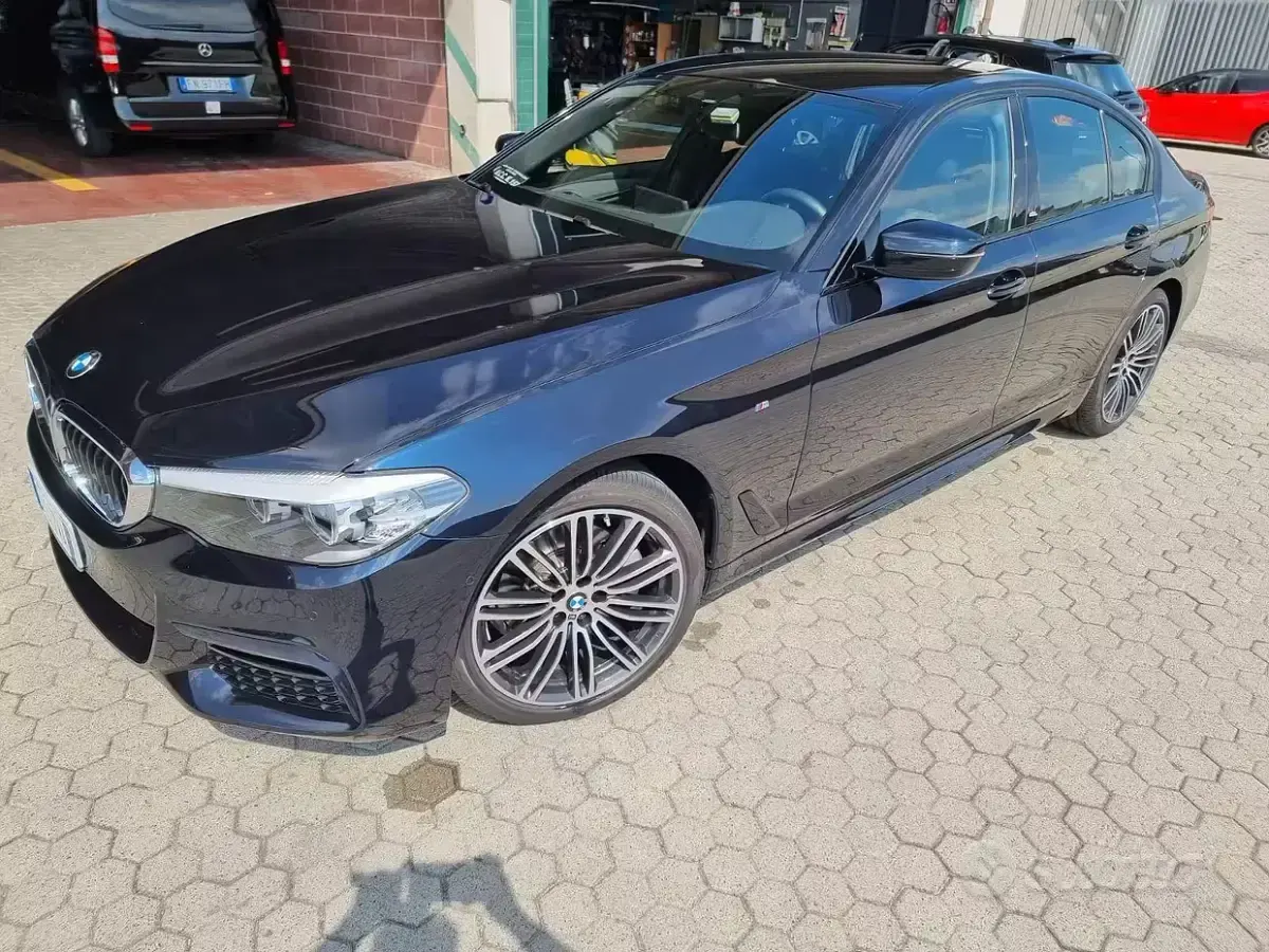 Usata BMW 520 Efficient Dynamics 190 CV (139 kW) 2019 Blu Berlina