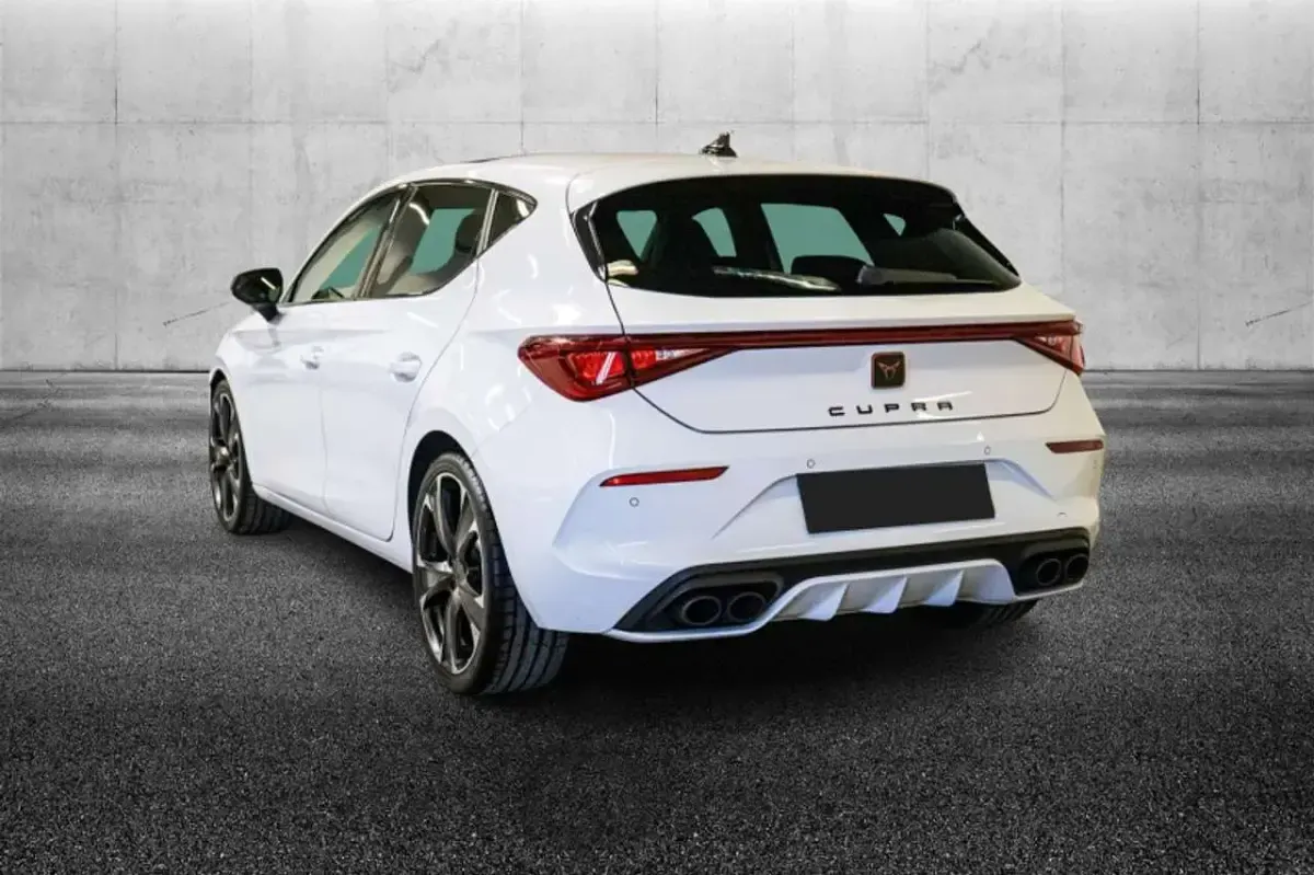 Usata Cupra Leon VZ 300 CV (220 kW) 2024 Bianco Berlina