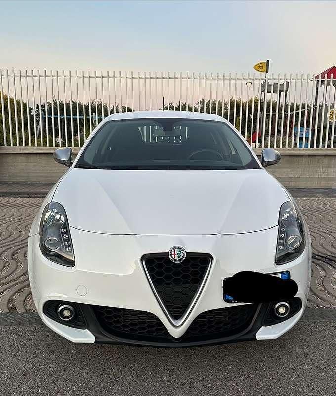 Usata 2019 Alfa Romeo Giulietta Super Due volumi | 14.000 € (Buon prezzo) - Immagine 1/4