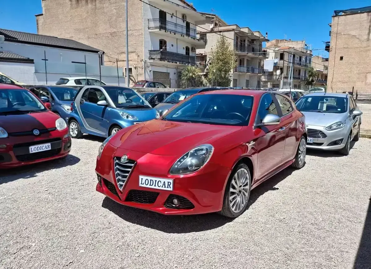 Usata Alfa Romeo Giulietta Progression 105 CV (77 kW) 2010 Rosso Utilitaria