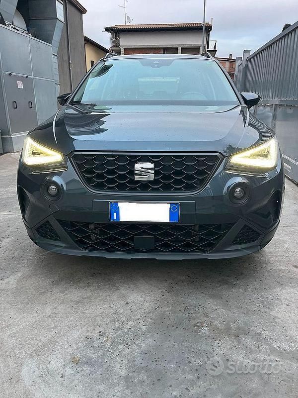 Grigio Usata 2022 Seat Arona SUV | 14.200 € (Buon prezzo) - Immagine 1/4