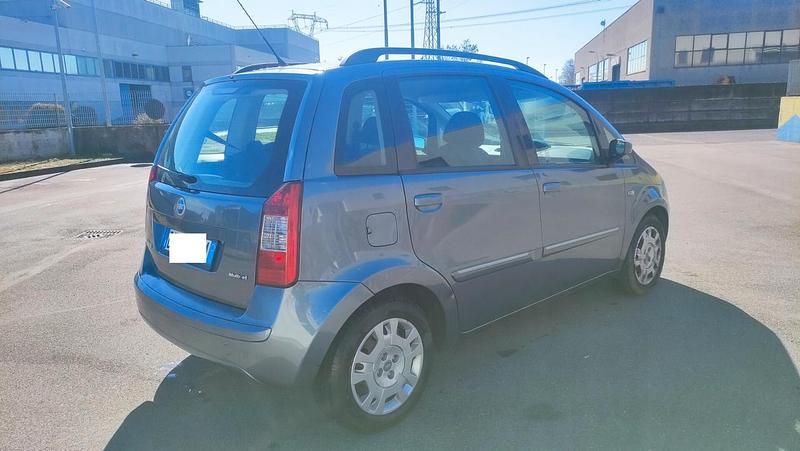 Usata Fiat Idea 69 CV (50 kW) 2007 Grigio Monovolume