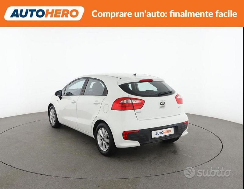 Usata Kia Rio Active 75 CV (55 kW) 2015 Bianco Berlina