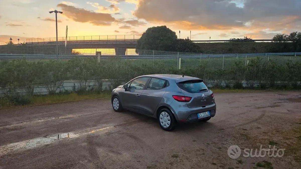 Usata Renault Clio IV 75 CV (55 kW) 2014 Grigio Berlina