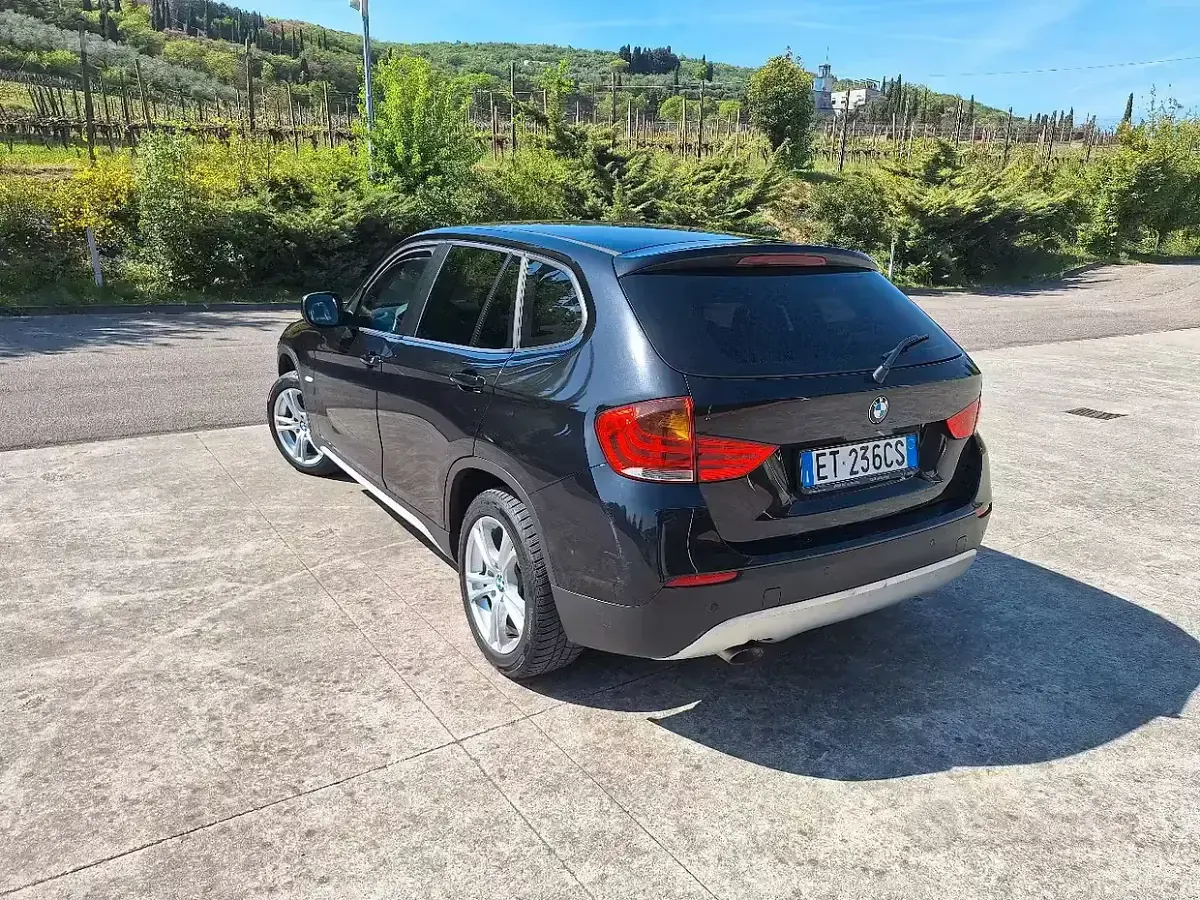 Usata BMW X1 143 CV (105 kW) 2010 Nero SUV