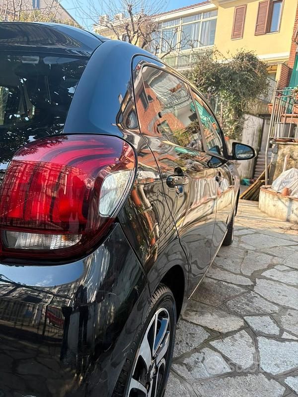 Usata Peugeot 108 Allure 82 CV (60 kW) 2015 Nero Utilitaria